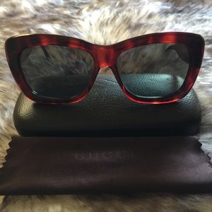 Authentic Vintage Gucci women’s Sunglasses